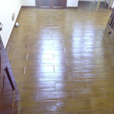 Embaldosar imitacion parquet.