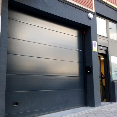 sustitucion de puertas de chapa navarra