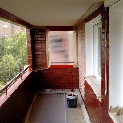 En esta terraza se ha limpiado el ladrillo y hemos aplicado un barniz hidrofugo con color para resaltar el tono del ladrillo