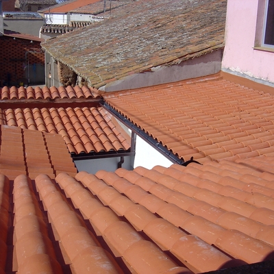 Encuentro de varios faldones en patio interior