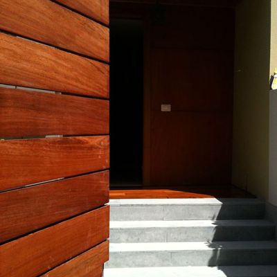 Entrada a vivienda unifamiliar