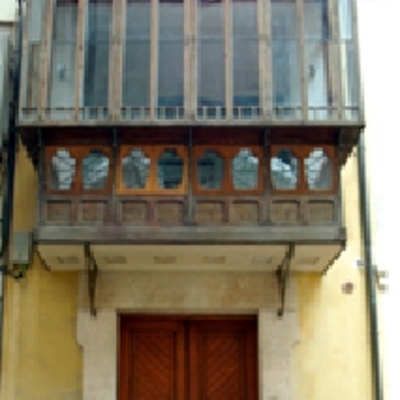 entrada pel carrer Hostals, 59