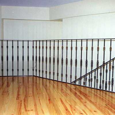 ENTRE PLANTA Y BARANDILLA