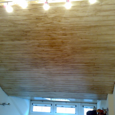 Envejecido de madera en techo de habitacion matrimonio