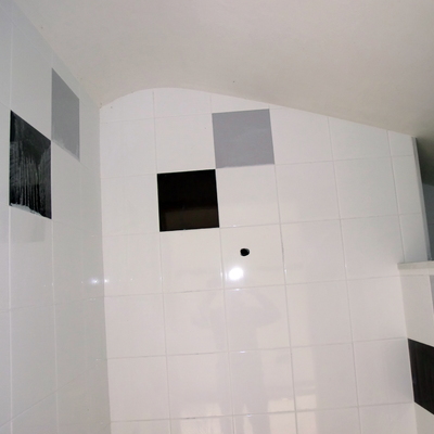 Enyesar techo de lavabo.