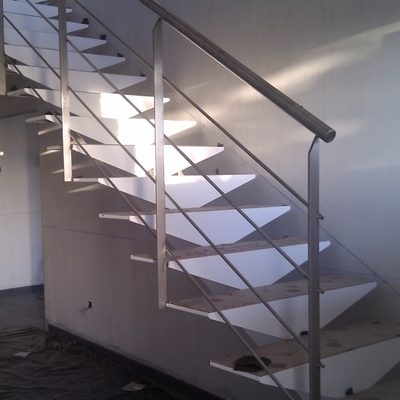 Escalera y barandilla