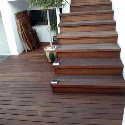 escaleras en madera de ipe