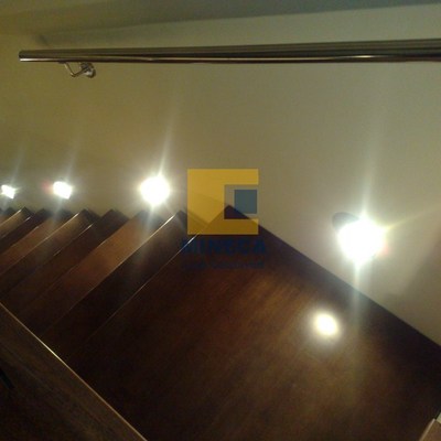 escaleras en madera y acero inox