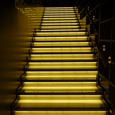 escaleras iluminadas con led