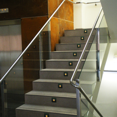 Escaleras y portal