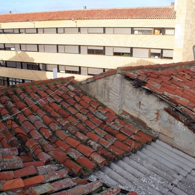 Estado inicial de un tejado en el casco antíguo de Zamora II