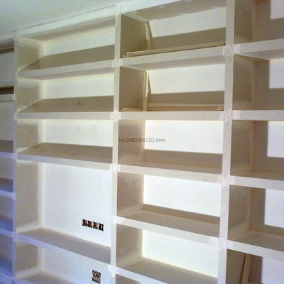 estanterias con terminacion de pintura