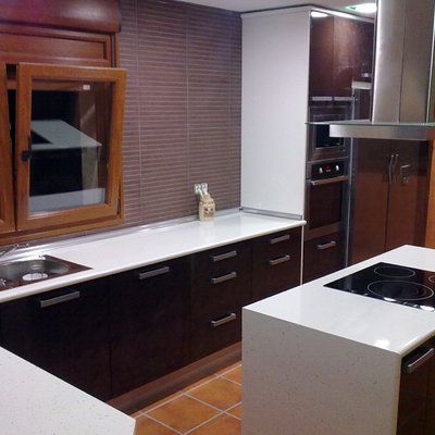 Estratificado color chocolate alto brillo