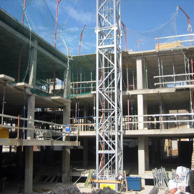 ESTRUCTURA DE EDIFICI PLURIFAMILIAR DE 28 HABITATGES I 46 PARKING