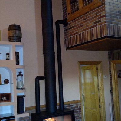 ESTUFA/SALAMANDRA MODELO TERMOFOC CON SALIDAS DE AIRE CALIENTE A ESTANCIAS