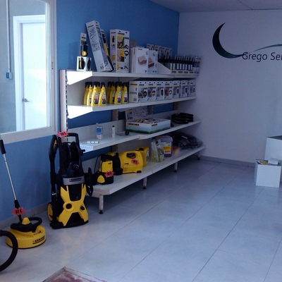 EXPOSICIÓN MÁQUINAS Y ACCESORIOS KARCHER.