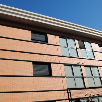 Fachada con acristalamiento