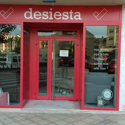 Fachada de nuestra tienda sita entre Utebo-Casetas.