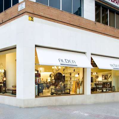 Fachada exterior de la tienda