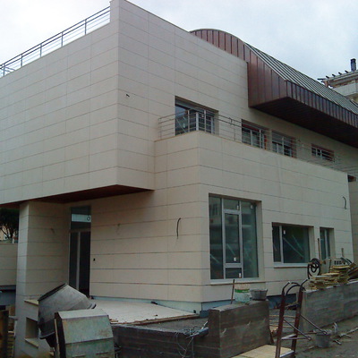 FACHADA VENTILADA CALIZA PUNTUAL