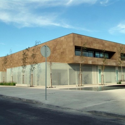 fachada de plancha de corcho