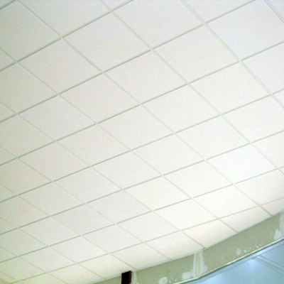 Falso techo de escayola aligerada