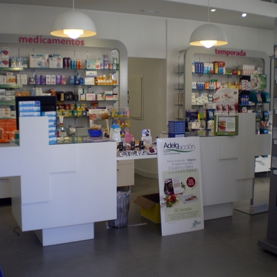 FARMACIA REFORMADA PUERTA OSARIO (SEVILLA)
