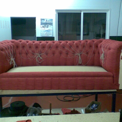 Fase fabricación sofá capitoné