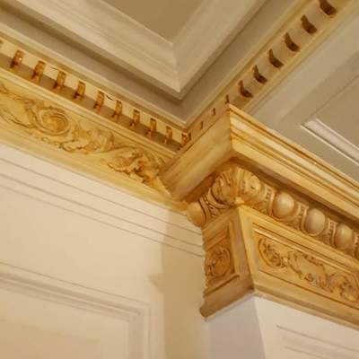 Decoracion de molduras con efecto envejecido