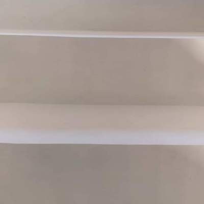 Escalera de microcemento en blanco