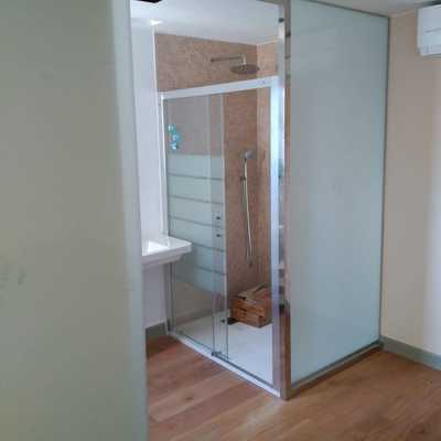 Separador de vidrio y Mampara de Baño