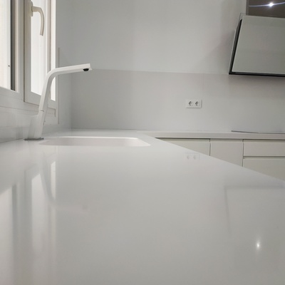 ENCIMERA SILESTONE ICONIC WHITE