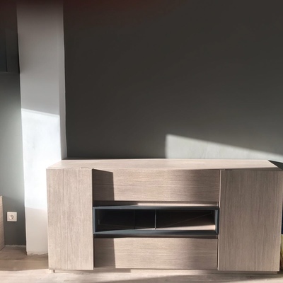 Vista pared salón contraste luz