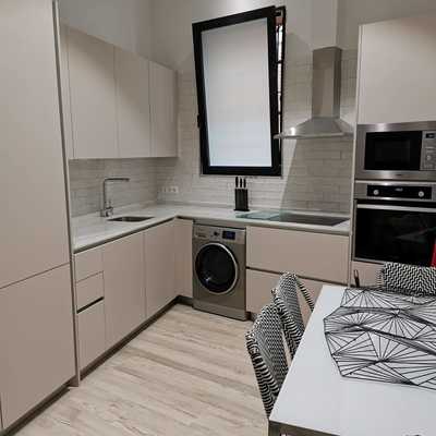 Moderna estancia cocina - comedor