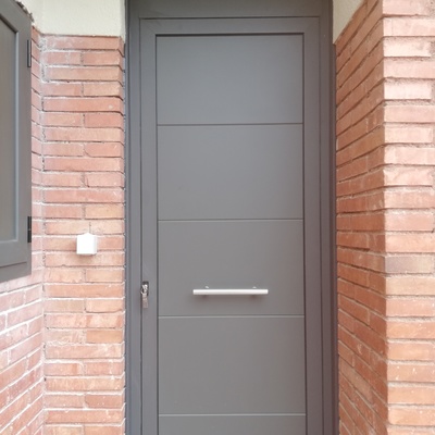 PORTA ENTRADA HABITATGE