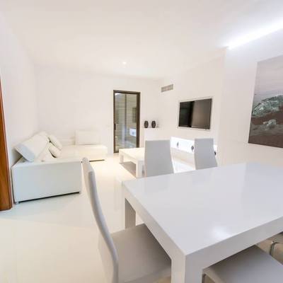 foto 4MM_decoración de micro cemento comedor interior