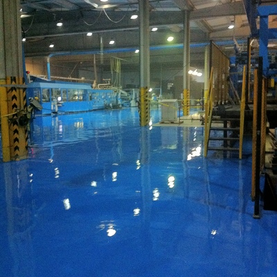 Suelo epoxi terminado