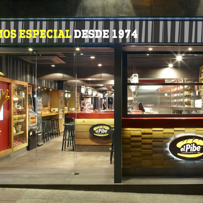 Frankfurterias El Pibe by Molins Interiors