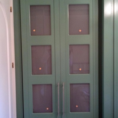 Frente de armario abatible