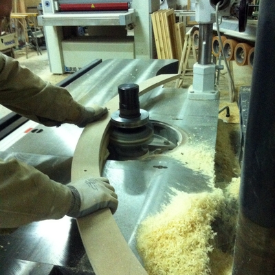 Fresado de un pasamanos.