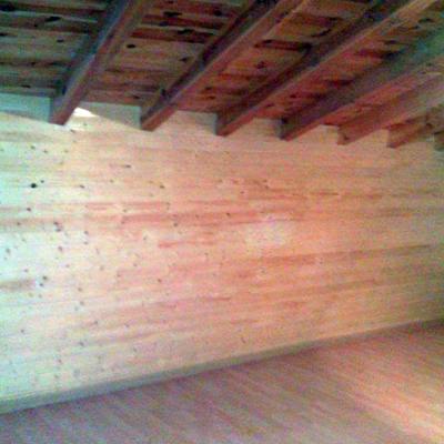 friso y vigas de madera