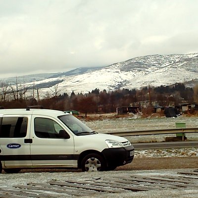 Furgoneta con vista al Pirineo