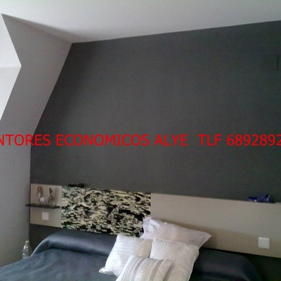 gris oscuro