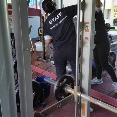 Limpieza de la casa de gimnasio