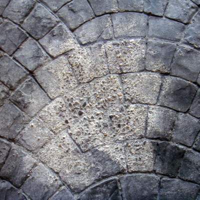 Hormigón impreso deteriorado