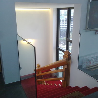 Acceso al restaurante de un hotel