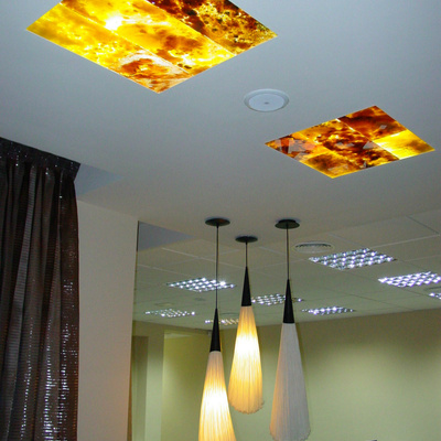 techo con iluminación