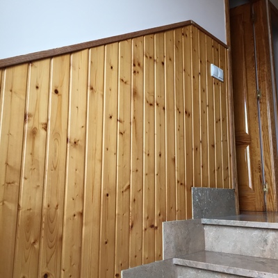 Forrar pared de madera