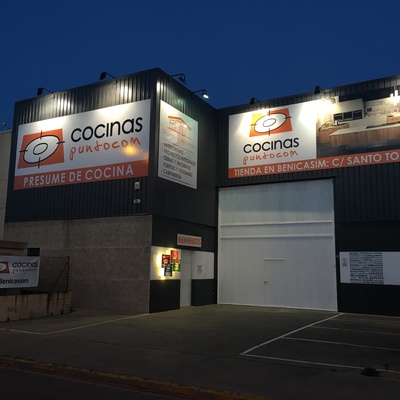 Fachada tienda y almacén Castellón 