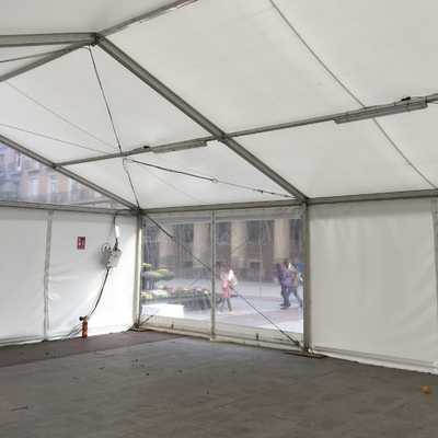 Instalación carpa plaza del pilar